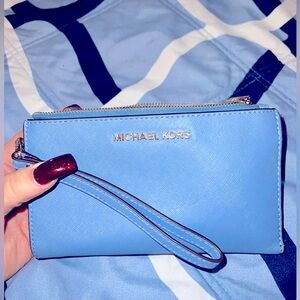 Beautiful authentic Michael Kors, wallet Preloved, baby blue